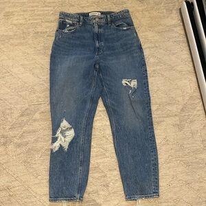Abercrombie & Fitch “high rise mom jean”. Size 10. Curve Love.